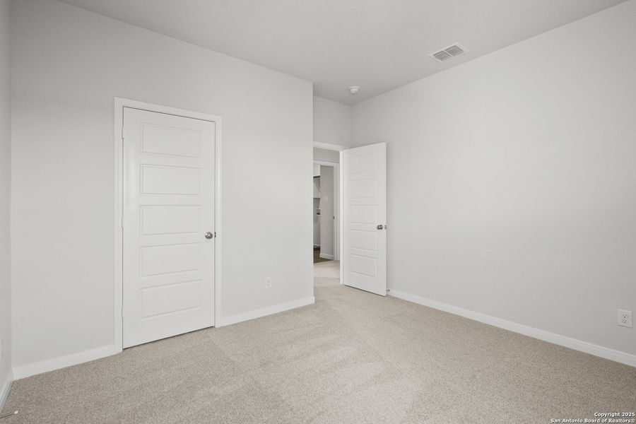 Spacious, unfurnished interior of a new home in Katzer Ranch, Converse (Image 21).