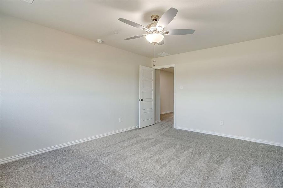 Spacious, unfurnished interior of a new home in , Mansfield (Image 29).