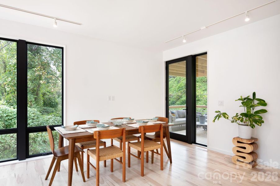 Spacious Dining Area