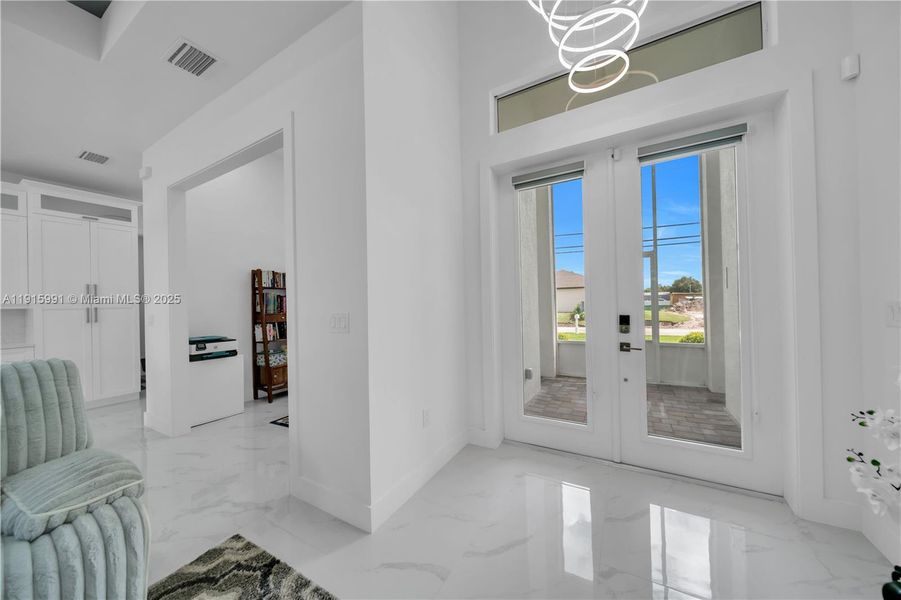 Spacious, unfurnished interior of a new home in , Lehigh Acres (Image 20).