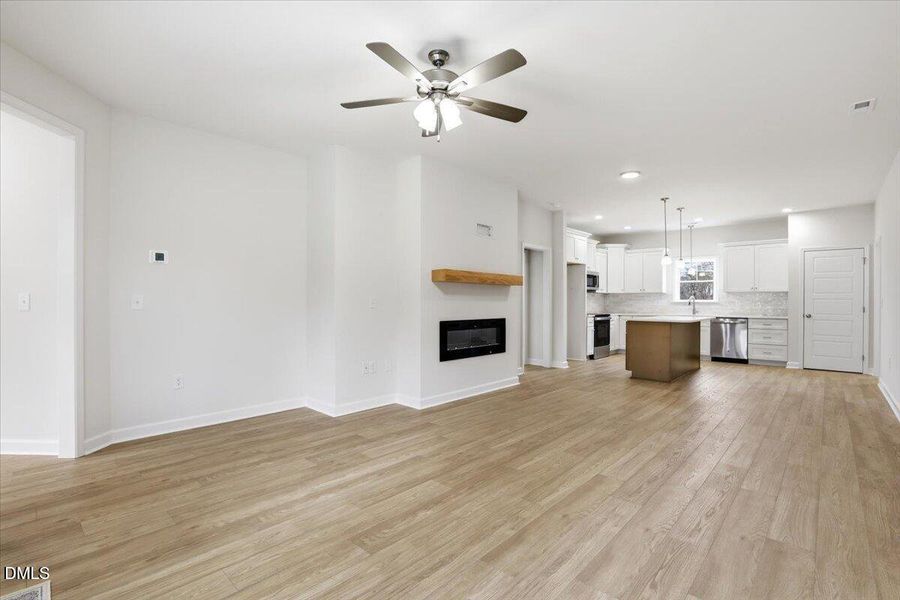 14-317 Creeks Edge Dr-14