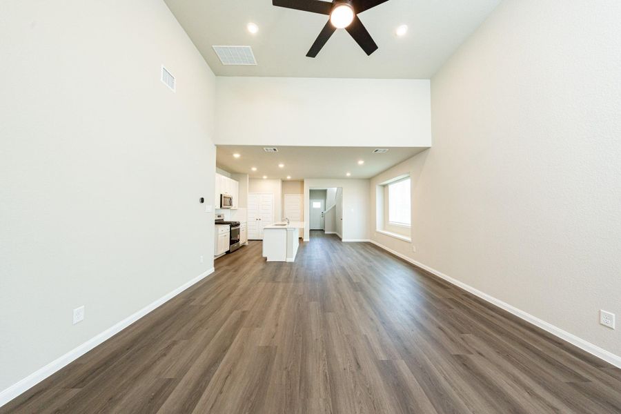 Spacious, unfurnished interior of a new home in River's Edge, Conroe (Image 13).