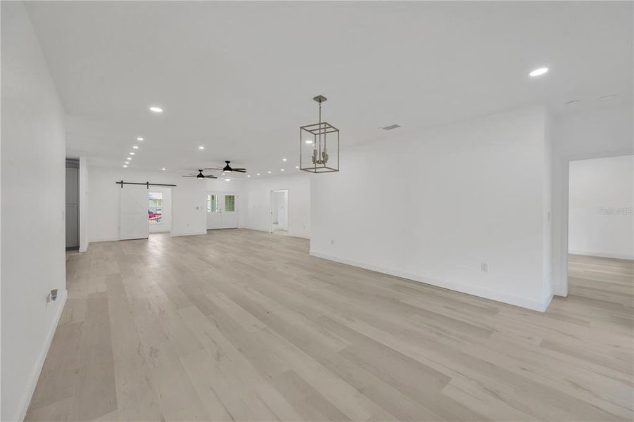 Spacious, unfurnished interior of a new home in , Dade City (Image 23).