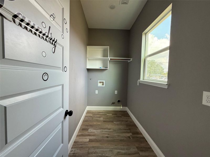 Spacious, unfurnished interior of a new home in , Pasadena (Image 29).