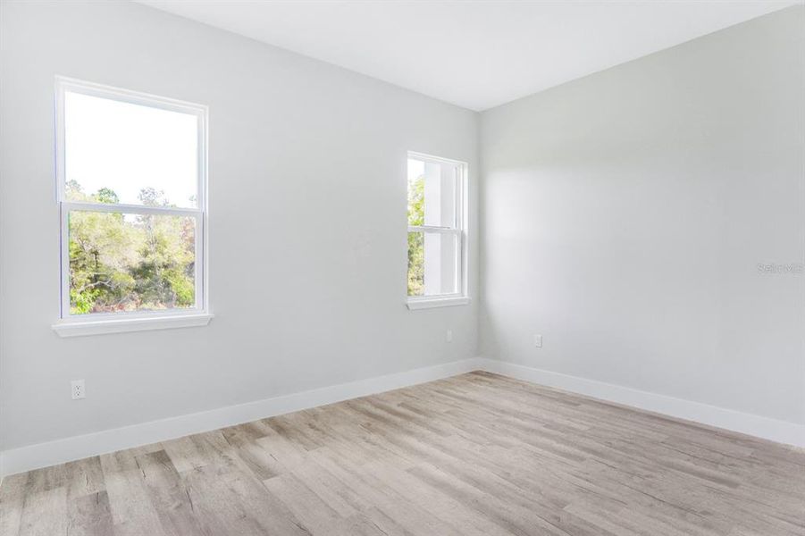 Spacious, unfurnished interior of a new home in , Ocala (Image 14).