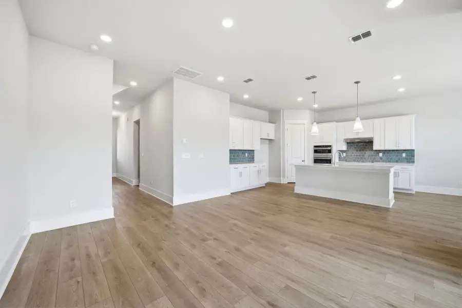 Similar Santorini floorplan. Features and finishes may vary.