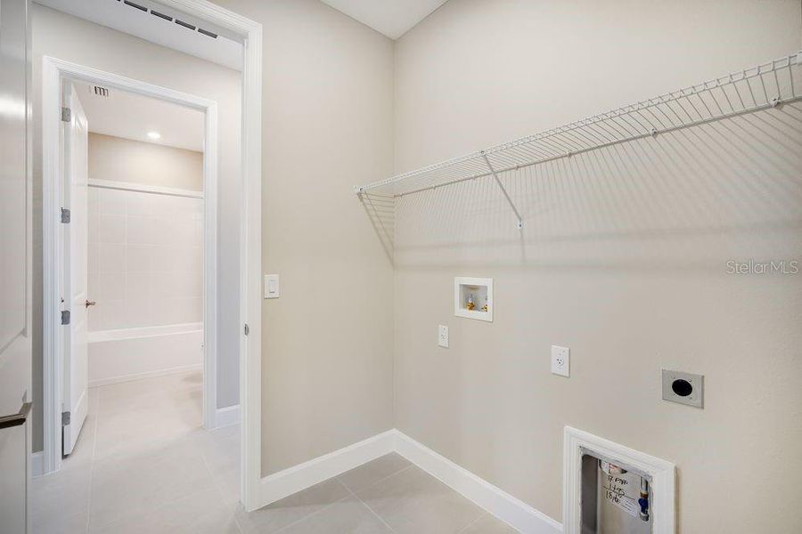 Spacious, unfurnished interior of a new home in Hammock at Two Rivers, Zephyrhills (Image 20).