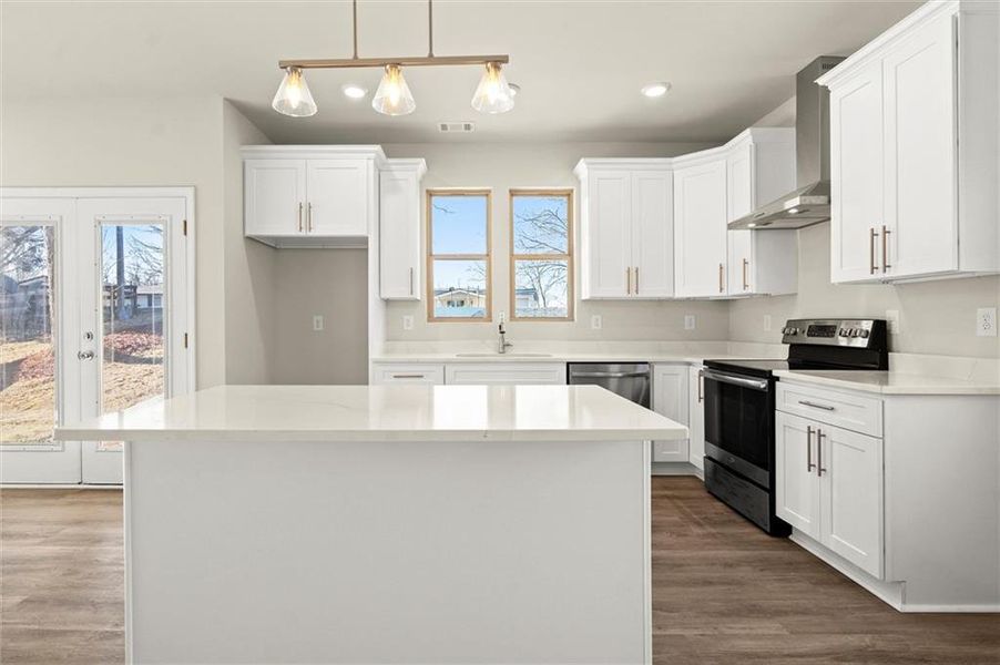 Furnished interior view inside a new home in , Gainesville (Image 7).