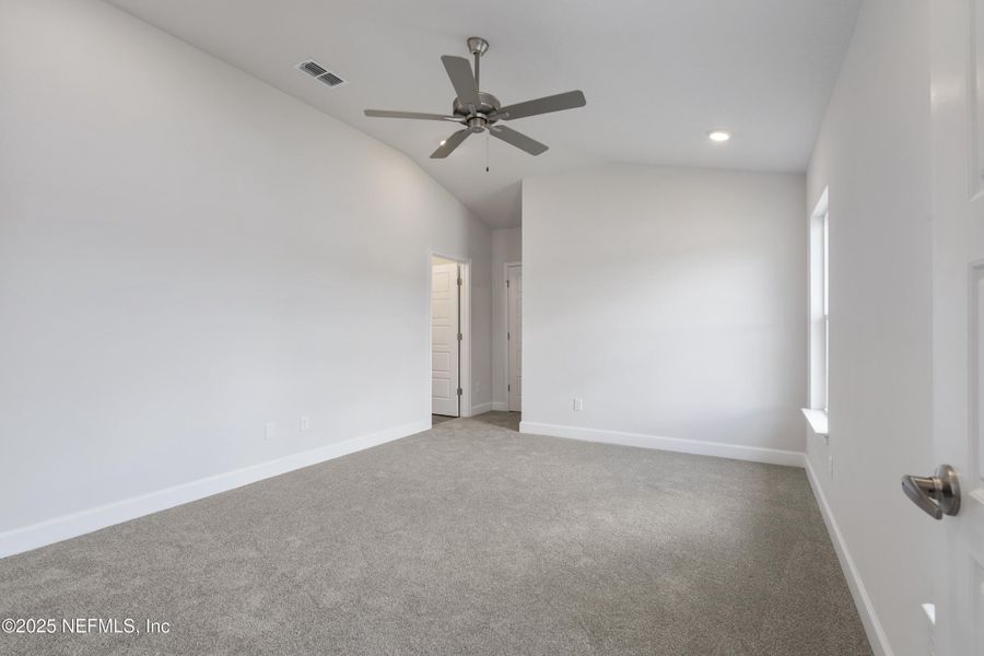 Spacious, unfurnished interior of a new home in Shadow Crest at Rolling Hills, Green Cove Springs (Image 10).
