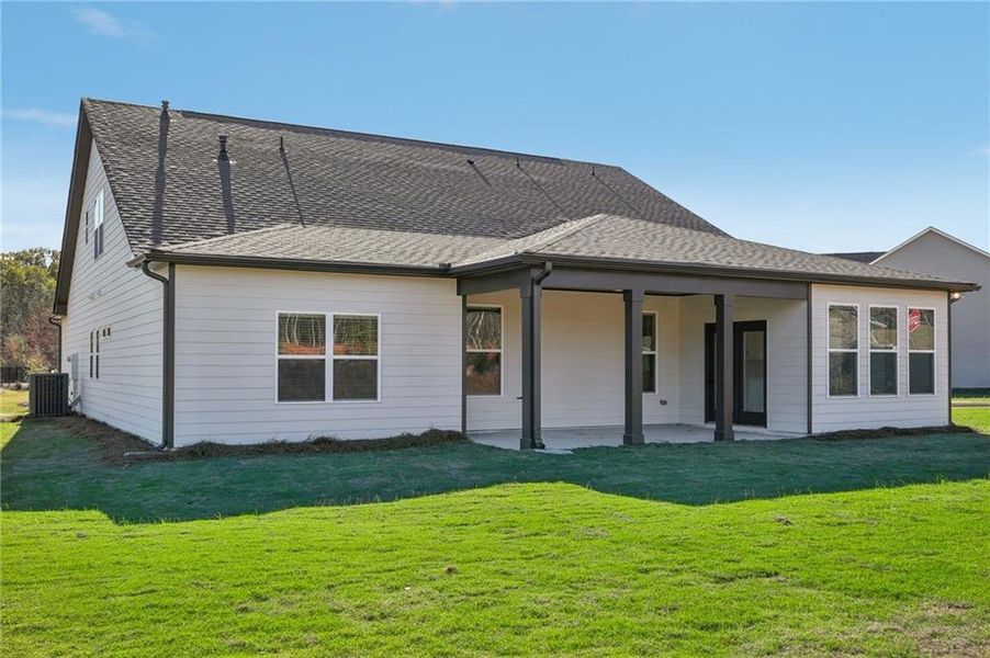 Exterior details and patio area of a home in Summerlin, Winder (Image 4).