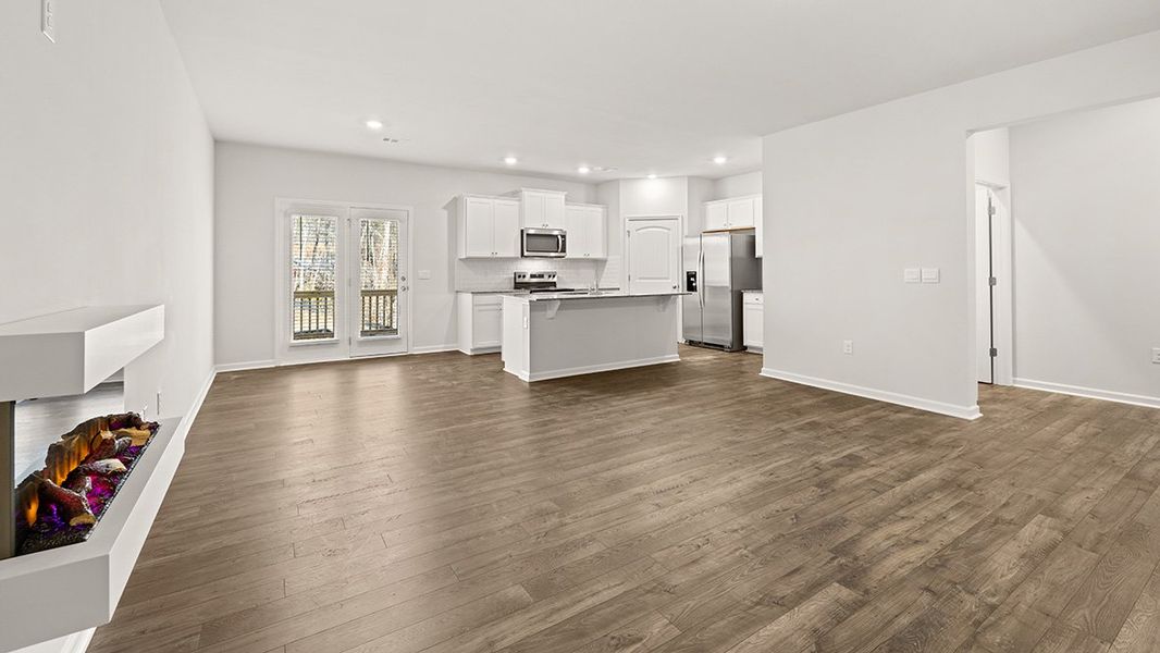 Spacious, unfurnished interior of a new home in Mountain Park, Dahlonega (Image 12).