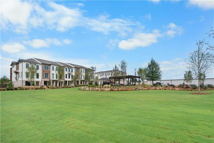 Community amenities in IveyBrooke, Alpharetta (Image 42). Community amenities in IveyBrooke, Alpharetta (Image 42).