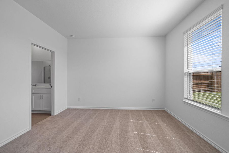 Spacious, unfurnished interior of a new home in River Ranch, Dayton (Image 14).