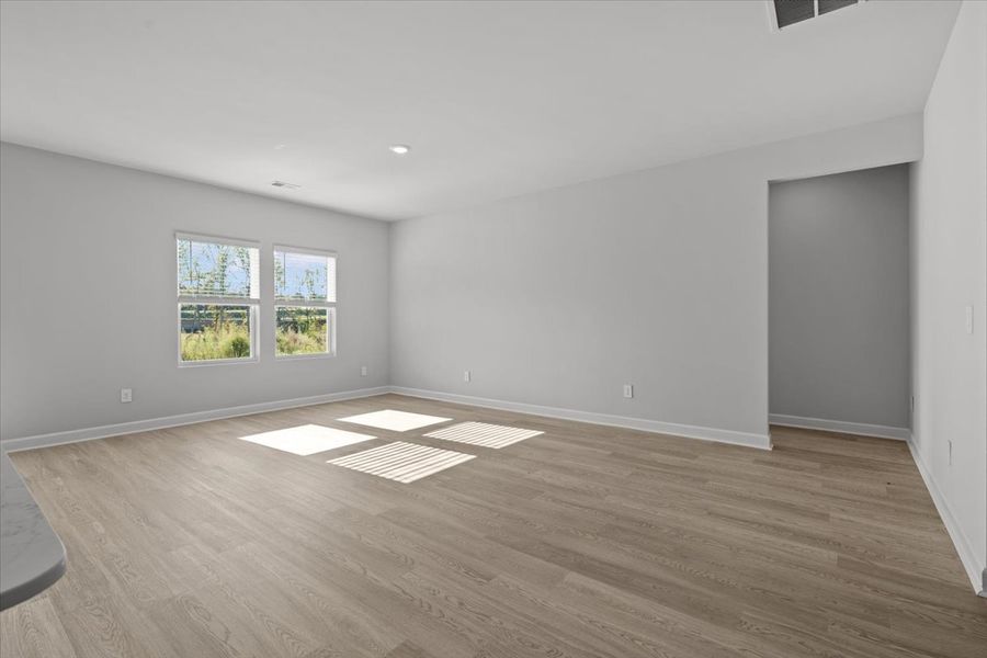 Spacious, unfurnished interior of a new home in Holland Park, Spartanburg (Image 21).