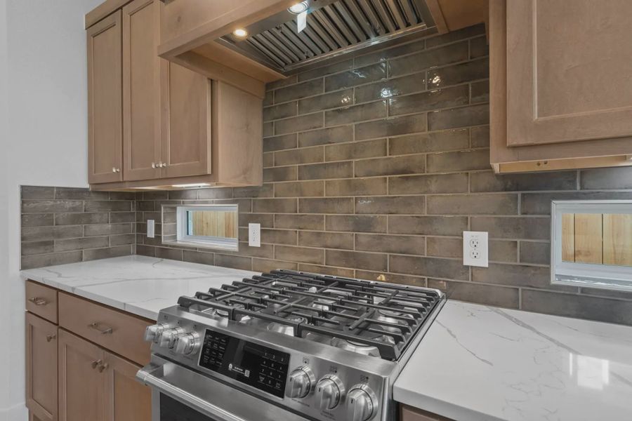Representative interior finishes for a home built from the Rivercrest by Chesmar Homes in Fulshear Lakes, Fulshear (Image 24).