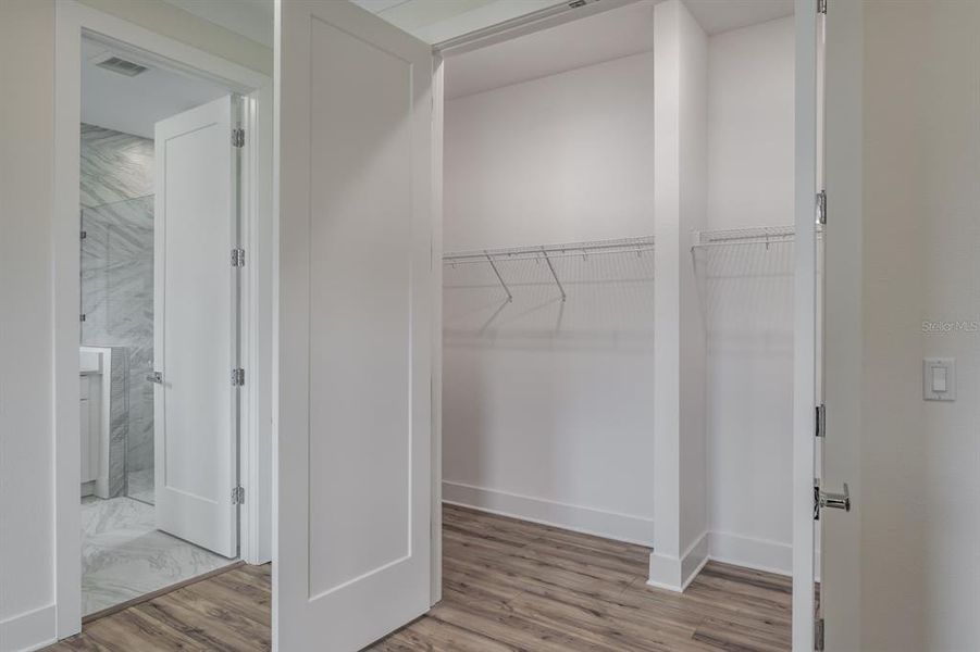 Spacious, unfurnished interior of a new home in , Palm Harbor (Image 28).