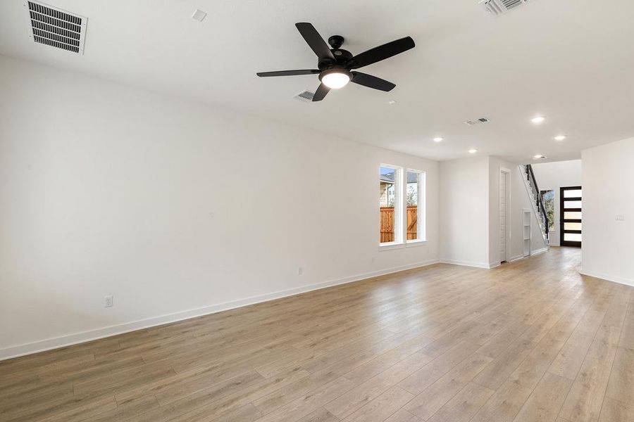 Spacious, unfurnished interior of a new home in Heritage, Dripping Springs (Image 20).