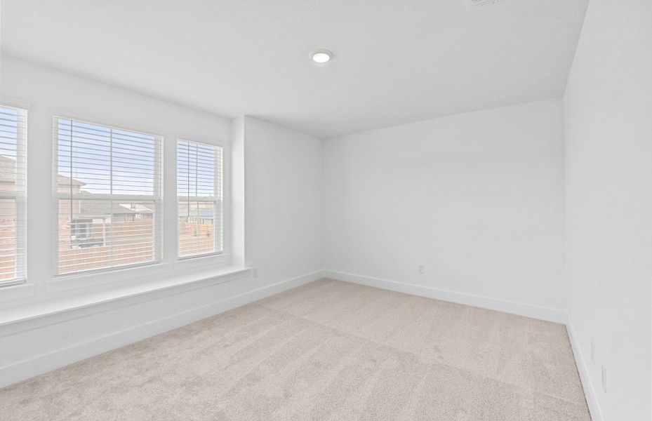Spacious, unfurnished interior of a new home in Crosswinds, Kyle (Image 16).