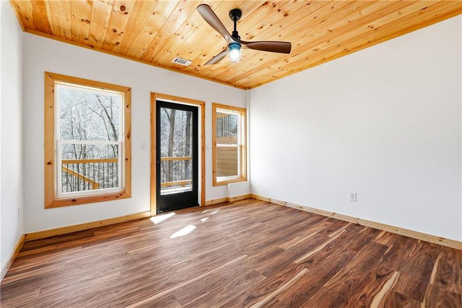 Spacious, unfurnished interior of a new home in , Ellijay (Image 20).