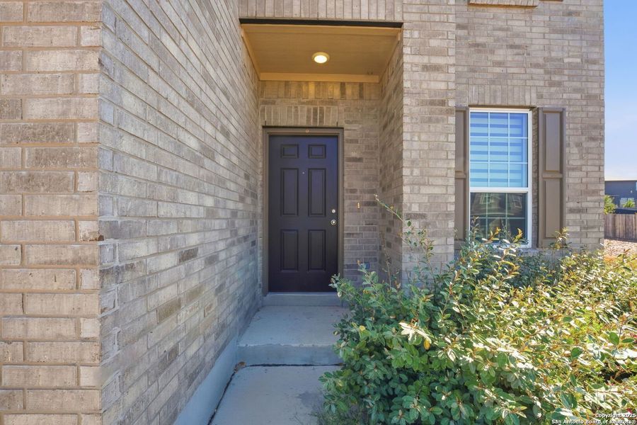 Exterior details and patio area of a home in Cinco Lakes, San Antonio (Image 18). Exterior details and patio area of a home in Cinco Lakes, San Antonio (Image 18).