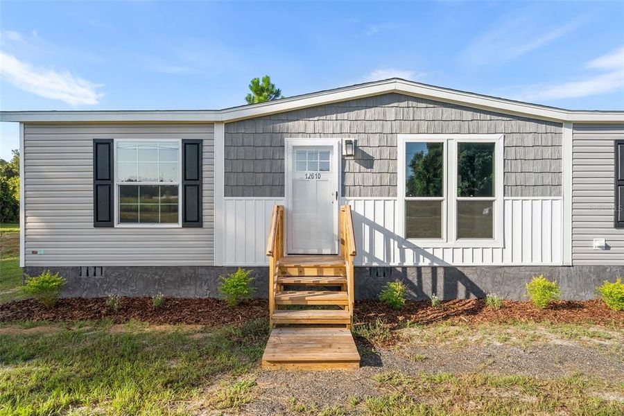 Exterior details and patio area of a home in , Ocklawaha (Image 19). Exterior details and patio area of a home in , Ocklawaha (Image 19).