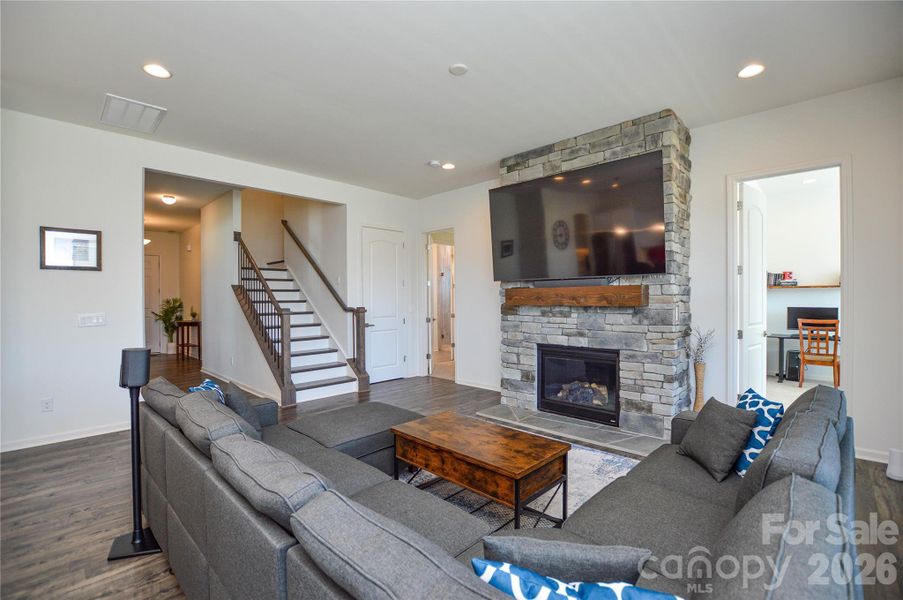 Furnished interior view inside a new home in Edgewater Lakeview On Your Lot, Lancaster (Image 45).