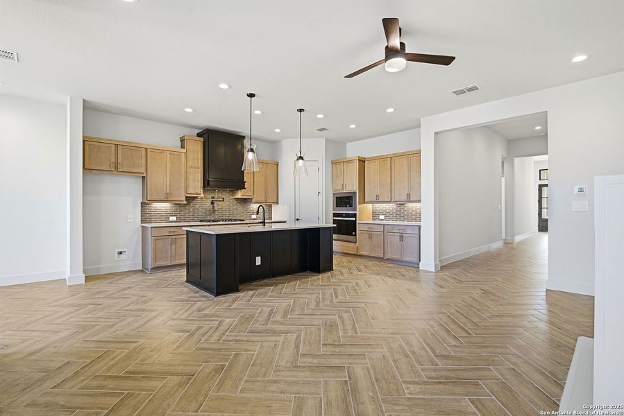 Furnished interior view inside a new home in Ventana - 60', Bulverde (Image 9).