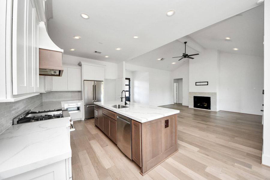 Furnished interior view inside a new home in , Alvin (Image 15). Furnished interior view inside a new home in , Alvin (Image 15).