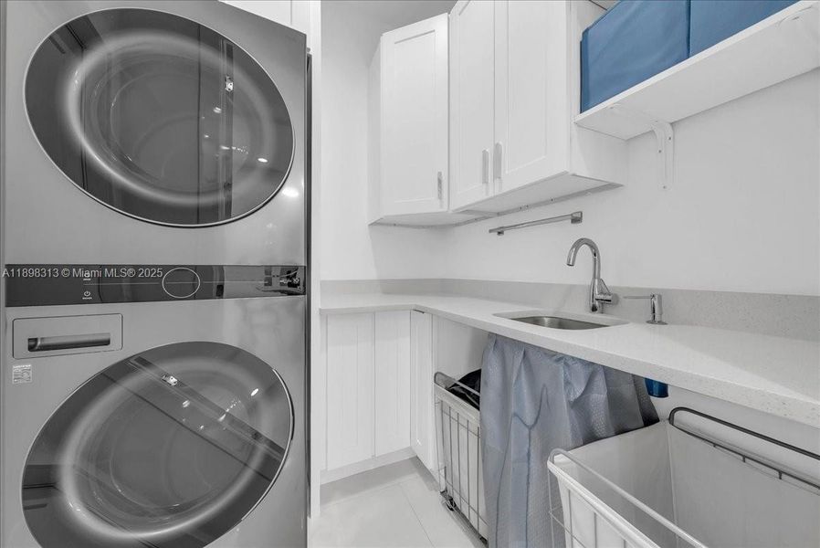 Furnished interior view inside a new home in , Lehigh Acres (Image 7). Furnished interior view inside a new home in , Lehigh Acres (Image 7).