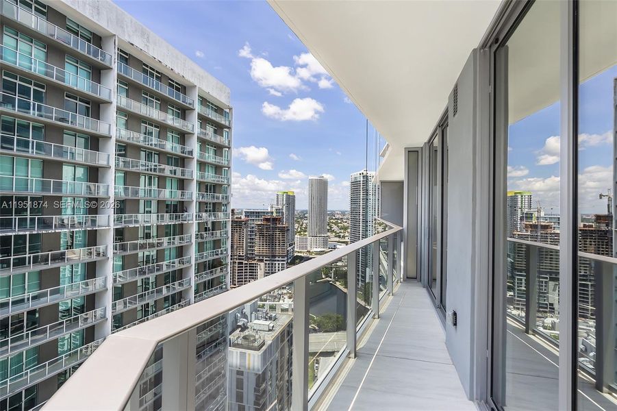 Condo located in Miami, FL showcasing its design and architecture (Image 24).