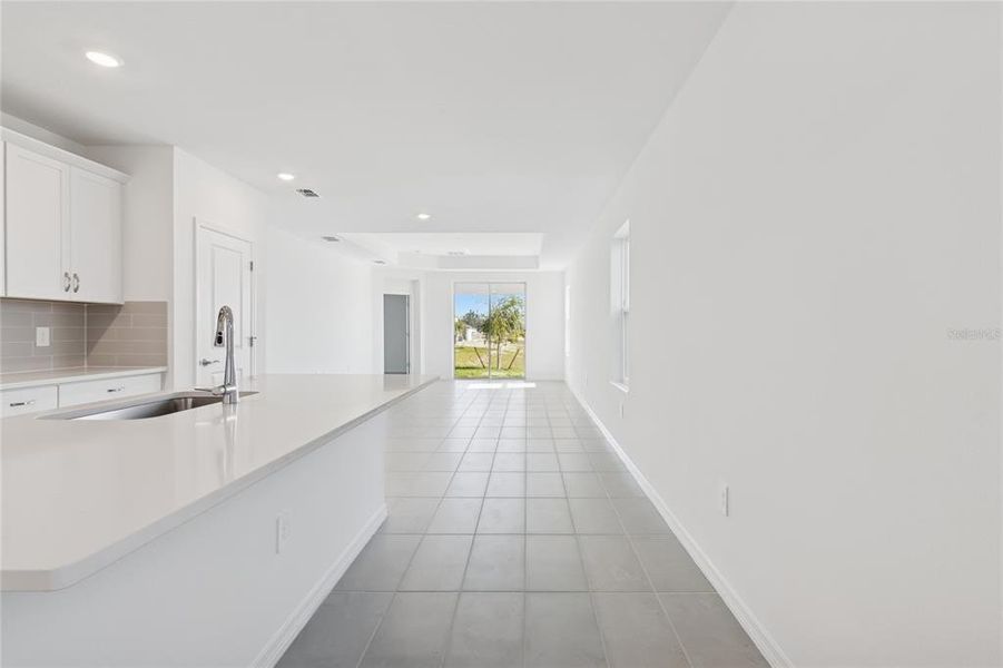 Spacious, unfurnished interior of a new home in Southpointe, Palmetto (Image 21).