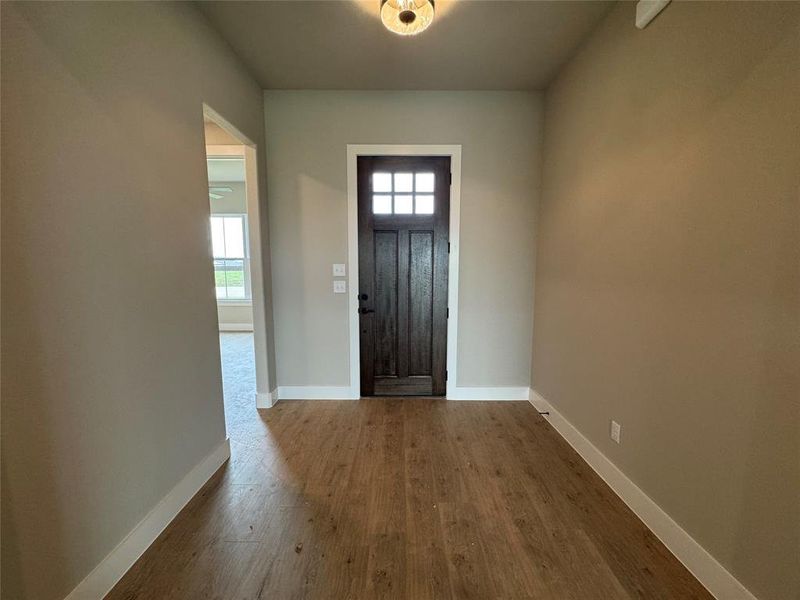 Spacious, unfurnished interior of a new home in Coyote Crossing, Godley (Image 9).