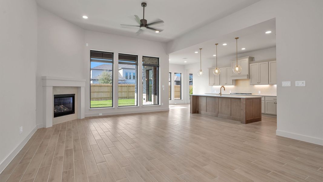 Spacious, unfurnished interior of a new home in Fulbrook On Fulshear Creek 60', Fulshear (Image 20).