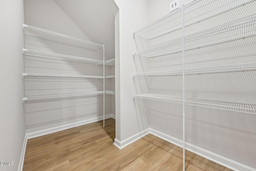 18-web-or-mls-Raleigh - Oak Manor - 536