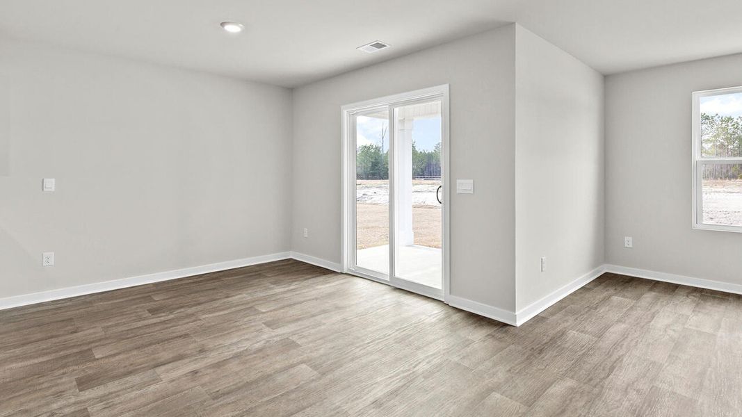 Spacious, unfurnished interior of a new home in Vineyard Trail, Jacksonville (Image 10).