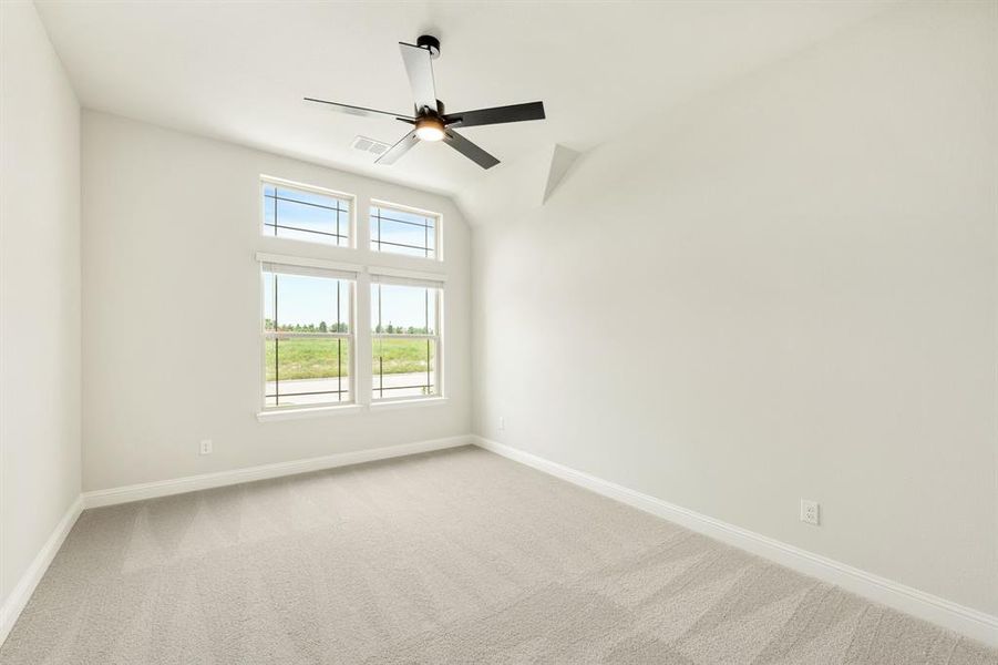 Spacious, unfurnished interior of a new home in The Retreat at North Grove 60, Waxahachie (Image 20). Spacious, unfurnished interior of a new home in The Retreat at North Grove 60, Waxahachie (Image 20).