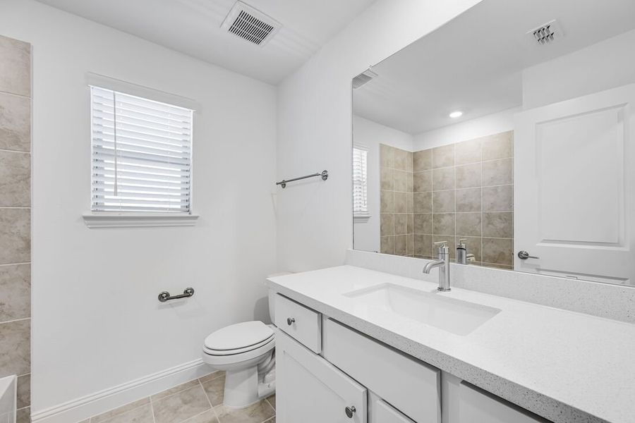 Furnished interior view inside a new home in South Oak 50s, Oak Point (Image 8).