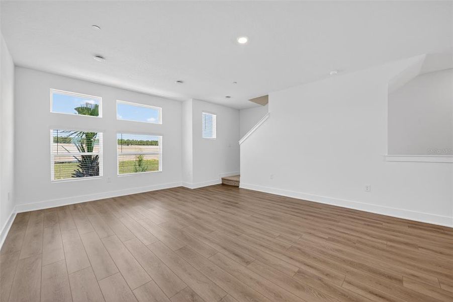 Spacious, unfurnished interior of a new home in , Winter Garden (Image 19).