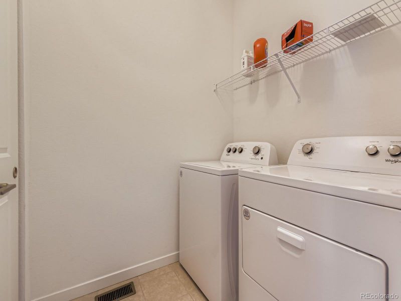 20 2nd Floor Laundry Room.jpg