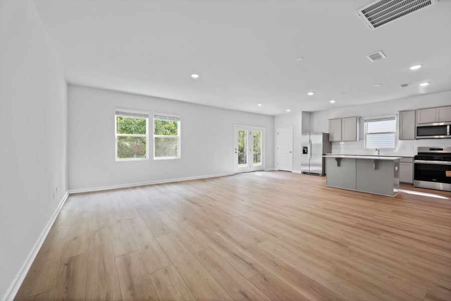 Spacious, unfurnished interior of a new home in Grand Arbor, Blythewood (Image 13).