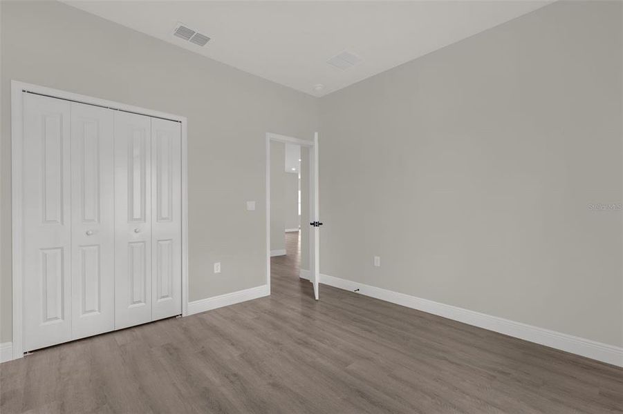Spacious, unfurnished interior of a new home in , Ocala (Image 27).