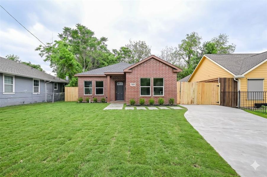 Front exterior of a new home in , Dallas, TX, highlighting curb appeal (Image 1). Front exterior of a new home in , Dallas, TX, highlighting curb appeal (Image 1).