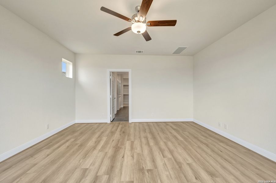 Spacious, unfurnished interior of a new home in The Crossvine 45’, Schertz (Image 38).