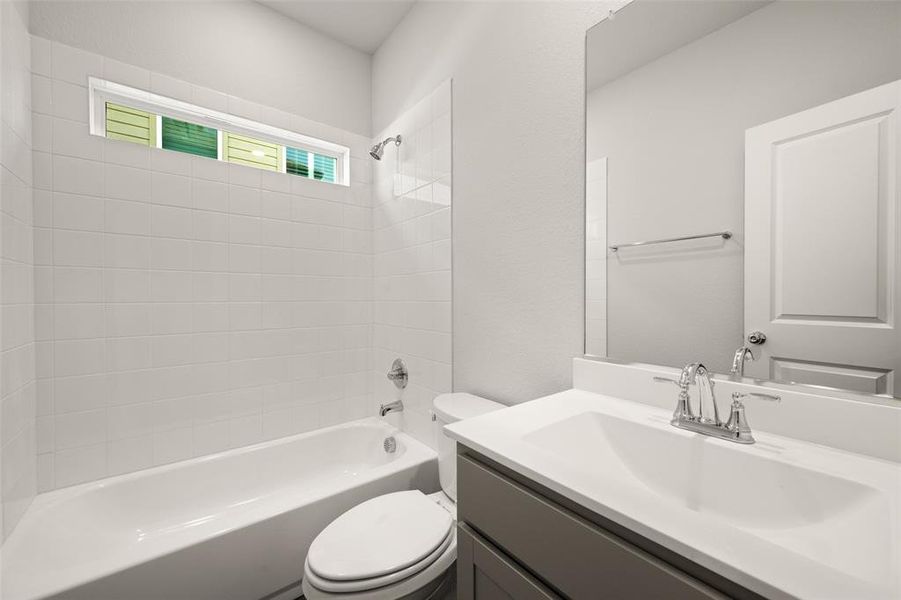 6728 Rockshire- Bathroom-2