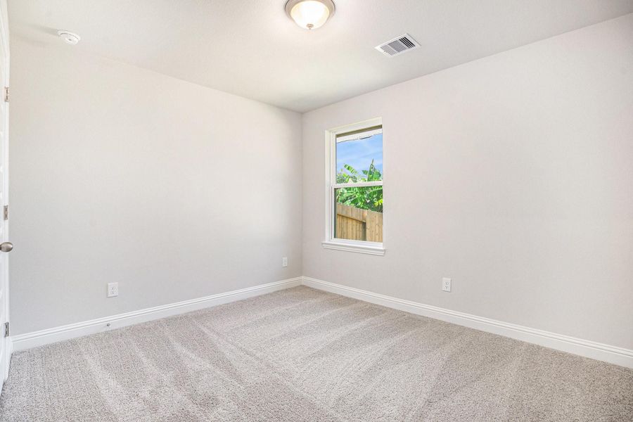 Spacious, unfurnished interior of a new home in Kiber Reserve, Angleton (Image 14).