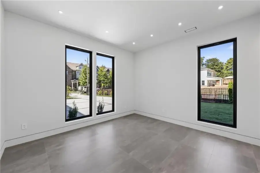 Spacious, unfurnished interior of a new home in , Smyrna (Image 92).