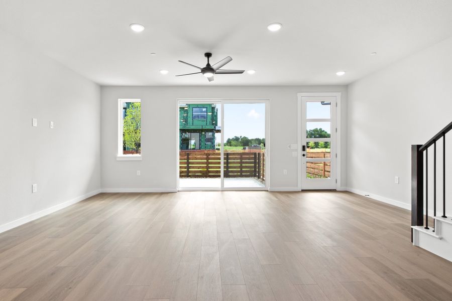 Spacious, unfurnished interior of a new home in Ten Mile Creek, Celina (Image 24).