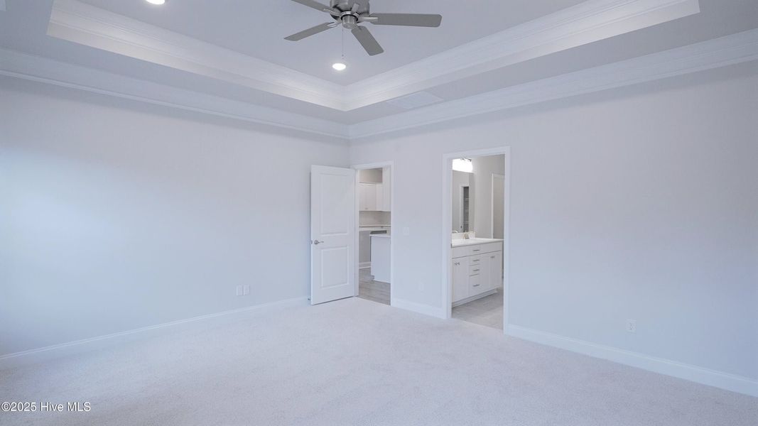 Spacious, unfurnished interior of a new home in Palmetto Creek, Bolivia (Image 13).