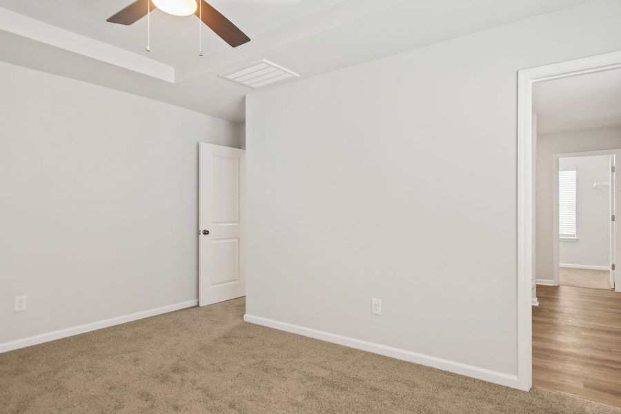 Spacious, unfurnished interior of a new home in The Mill at Woodcreek Farms, Elgin (Image 51). Spacious, unfurnished interior of a new home in The Mill at Woodcreek Farms, Elgin (Image 51).