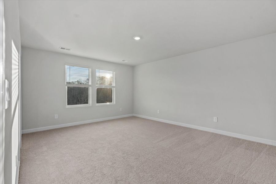 Spacious, unfurnished interior of a new home in Creek Ridge - Signature Collection, Spartanburg (Image 18).